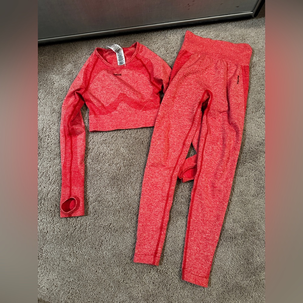 Gymshark pink slog sleeve top and legging set